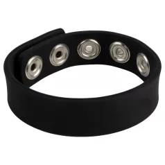   Pulselock Forge - verstelbare siliconen penisring met drukknoopsluiting (zwart) - 228 mm
